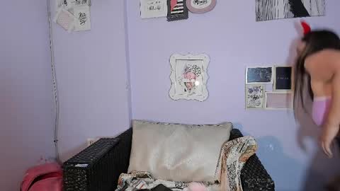 avawhiite online show from 04/11/26, 06:56