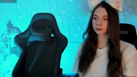 Avie online show from 01/19/25, 03:42