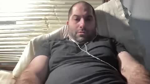 Snapshot of averagejoe345977 chatting on 02/28/26, 04:41 averagejoe345977 online show from 02/28/26, 04:41