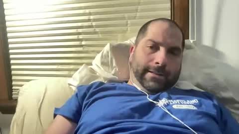 Snapshot of averagejoe345977 chatting on 03/03/26, 01:01 averagejoe345977 online show from 03/03/26, 01:01