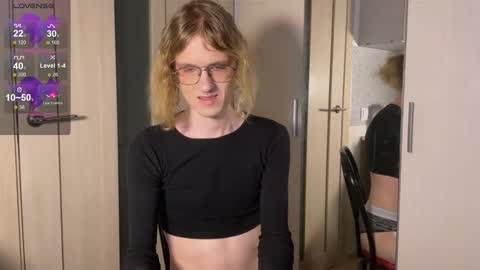 Snapshot of avery_adam chatting on 02/07/26, 10:35 Alex online show from 02/07/26, 10:35