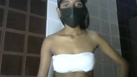 avery_lust01 online show from 05/13/26, 07:06