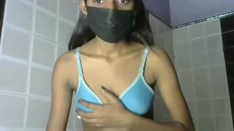 avery_lust01 online show from 05/16/26, 06:54