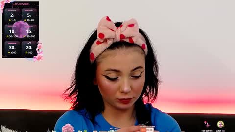 AveryWillow online show from 02/07/25, 07:27