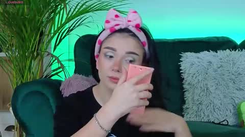 AveryWillow online show from 10/10/25, 02:10