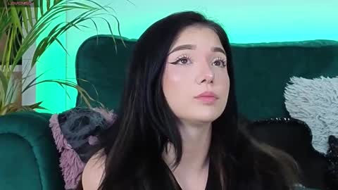 AveryWillow online show from 11/03/25, 08:04