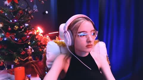 Avriel online show from 12/20/24, 02:52