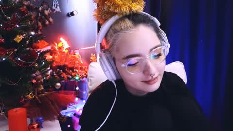 Avriel online show from 12/22/24, 05:56