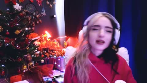 Avriel online show from 12/24/24, 05:49