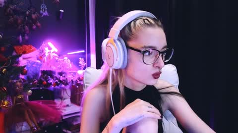 Avriel online show from 01/13/25, 12:09