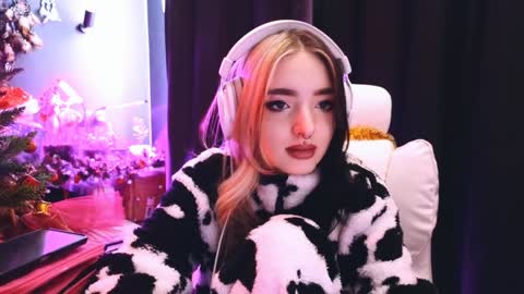 Avriel online show from 01/17/25, 05:00