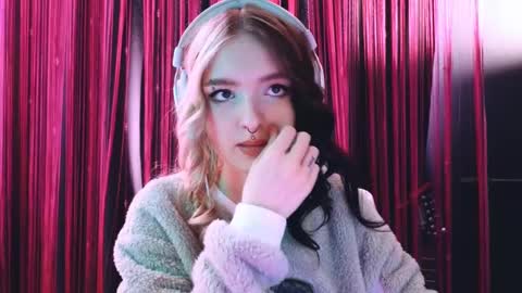 Avriel online show from 03/11/25, 05:38