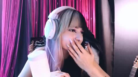 Avriel online show from 09/11/25, 05:07