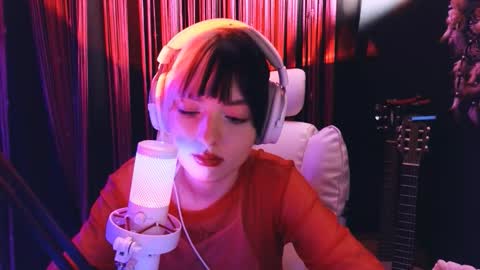 Avriel online show from 12/16/25, 09:20