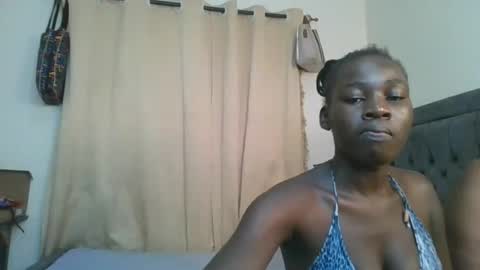 avian_babe1 online show from 06/20/26, 11:29