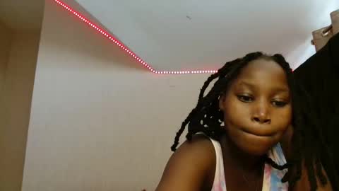 Snapshot of avian_talya chatting on 11/03/25, 01:34 Avian online show from 11/03/25, 01:34