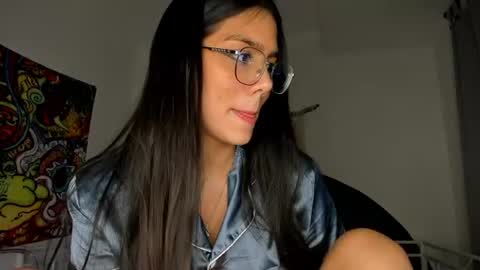 Snapshot of avis12_ chatting on 07/10/26, 03:44 Follow me Pvt and c2c is on online show from 07/10/26, 03:44