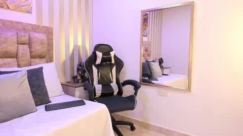 AVIS  online show from 09/17/25, 06:53