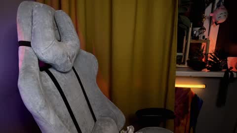 Snapshot of aviva_faith chatting on 01/18/25, 01:08 Aviva online show from 01/18/25, 01:08