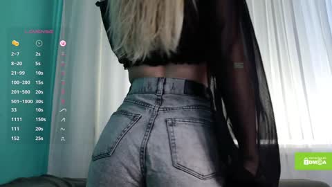 Snapshot of avr0ria chatting on 12/14/24, 02:34 avr0ria online show from 12/14/24, 02:34