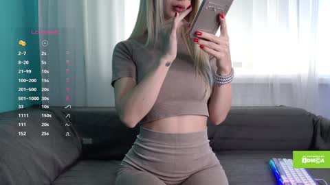 Snapshot of avr0ria chatting on 12/21/24, 02:52 avr0ria online show from 12/21/24, 02:52