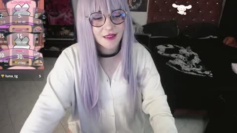 Snapshot of avril2809 chatting on 12/10/24, 02:27 Abril online show from 12/10/24, 02:27