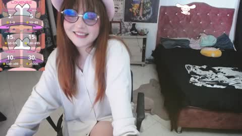 Snapshot of avril2809 chatting on 02/07/25, 04:27 Abril online show from 02/07/25, 04:27