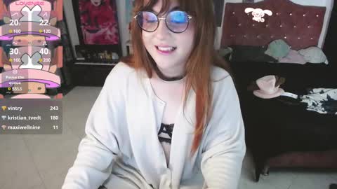 Snapshot of avril2809 chatting on 02/13/25, 04:00 Abril online show from 02/13/25, 04:00