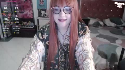 Snapshot of avril2809 chatting on 10/15/25, 02:22 Abril online show from 10/15/25, 02:22