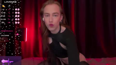 avril_pearly_ online show from 01/16/26, 11:36