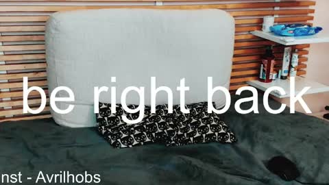 Avril online show from 04/11/26, 08:02