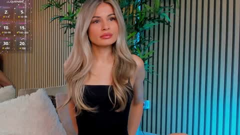 AVRILL CYRUX online show from 02/04/25, 06:25