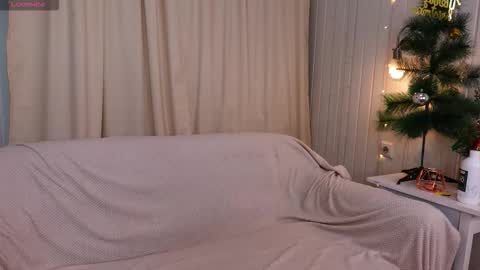 aweryuwu online show from 12/18/25, 06:19