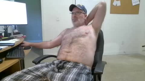 Snapshot of awesnead chatting on 07/30/26, 04:28 awesnead online show from 07/30/26, 04:28
