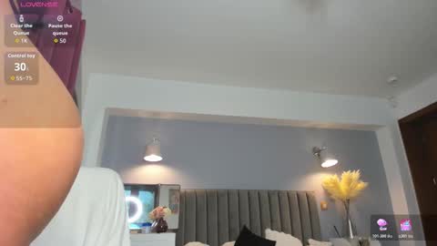 Jolie online show from 12/14/25, 08:09