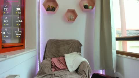 Jolie online show from 04/04/26, 08:23