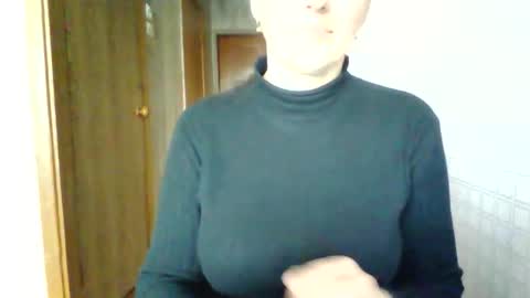 awesomeladyy online show from 04/18/26, 09:24