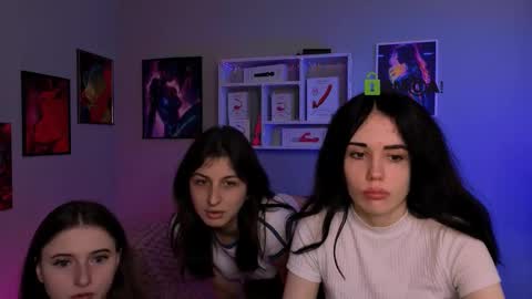 monica online show from 10/12/25, 09:30