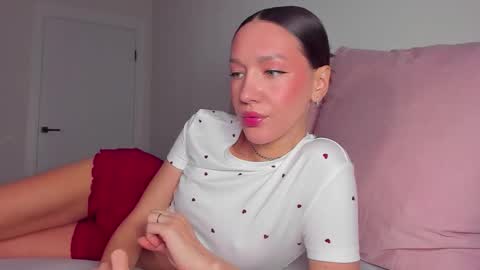 Awgustina online show from 11/29/25, 09:12