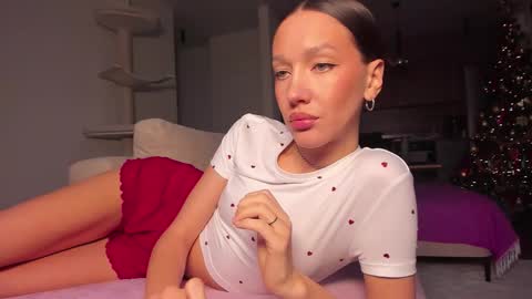 Awgustina online show from 12/19/25, 08:43