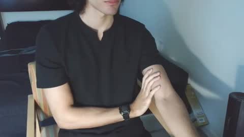 Snapshot of awwdi1 chatting on 12/22/24, 04:27 Edward Skellington online show from 12/22/24, 04:27