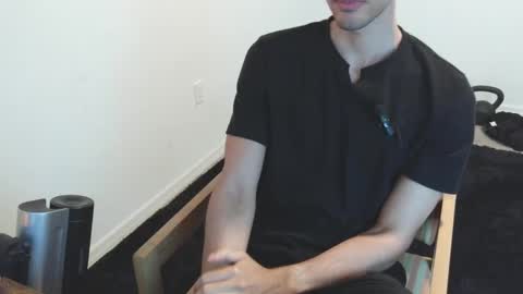 Snapshot of awwdi1 chatting on 02/21/25, 04:37 Edward Skellington online show from 02/21/25, 04:37