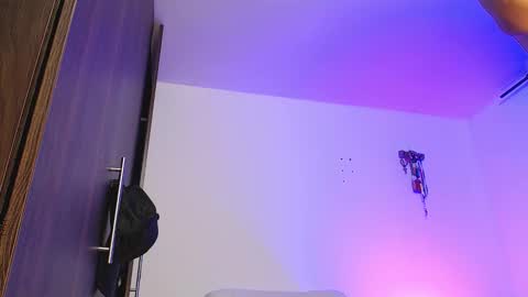 Independiente Model online show from 01/08/26, 12:51