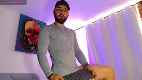Snapshot of axel_7070 chatting on 06/21/26, 02:08 Independiente Model online show from 06/21/26, 02:08