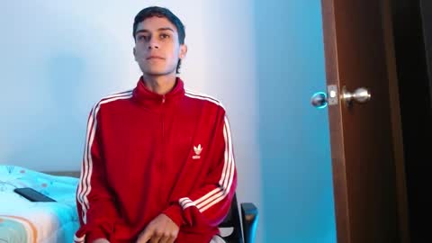 Snapshot of axel_davis_ chatting on 10/05/25, 03:16 axel davis  online show from 10/05/25, 03:16