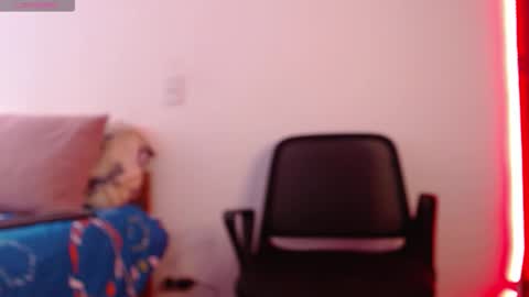 Snapshot of axel_davis_ chatting on 10/10/25, 01:32 axel davis  online show from 10/10/25, 01:32