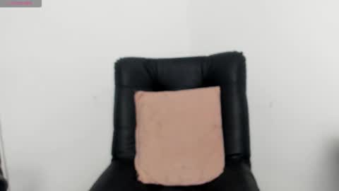 axel davis  online show from 12/21/25, 06:42