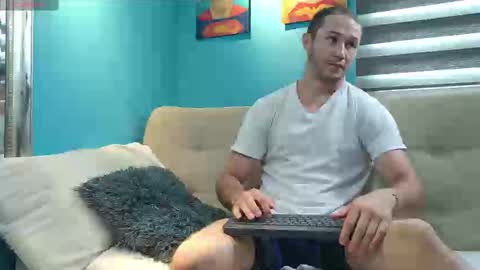 Snapshot of axel_fairchaild chatting on 10/21/25, 02:07 Axel Fairchaild online show from 10/21/25, 02:07