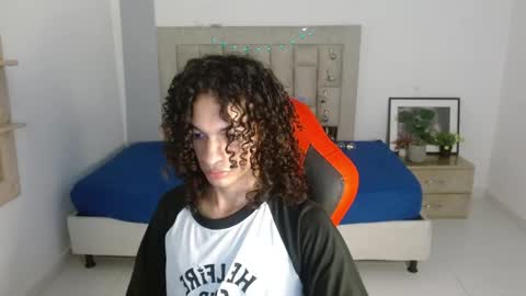 Axel online show from 12/18/25, 11:44