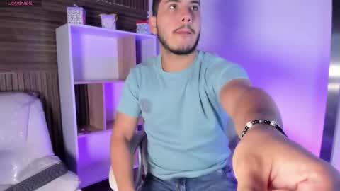 axel_grey_ online show from 10/11/25, 12:15